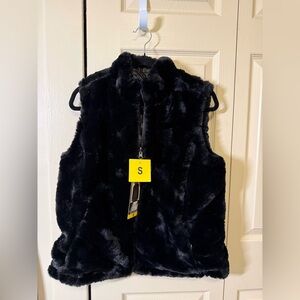 Nicole Miller Women’s Reversible Cozy Quilted Faux Fur Insulated Puffer Vest